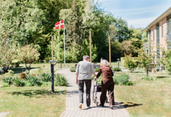 Altiden ældreområdet gåtur udenfor