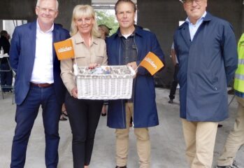 Altiden Fribo Holte rejsegilde Borgmester Jens Ive, Adm. direktør i Altiden Miriam Toft, Investment Director i NREP Klaus Ahm og Regionsdirektør i JFP Niels Madsen.