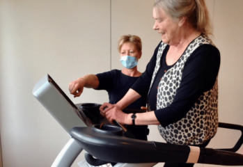 Altiden beboer og medarbejder løbebånd