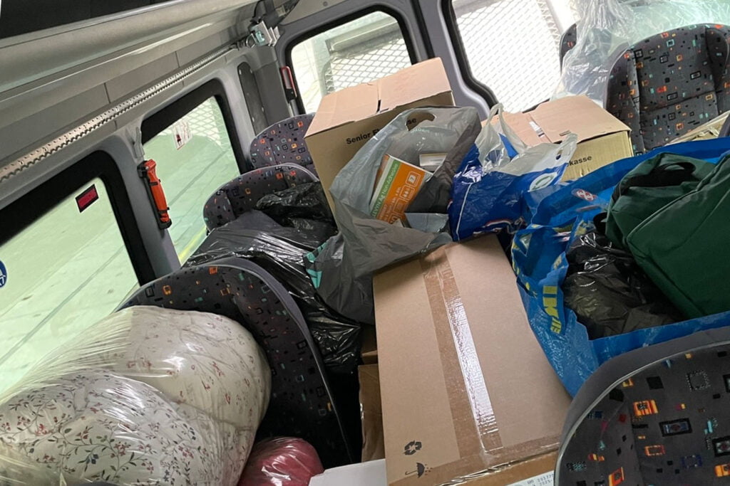 Altiden Ekko ukrainske flygtninge udstyr bus
