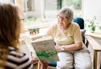 Altiden Fribo friplejehjem dame demens samtale ansat pårørende netværk